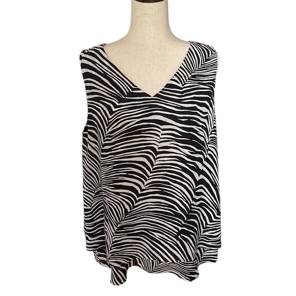 Ann Taylor Factory Tops - Ann Taylor Zebra Print Sleeveless Blouse Layered Hem Black/White L